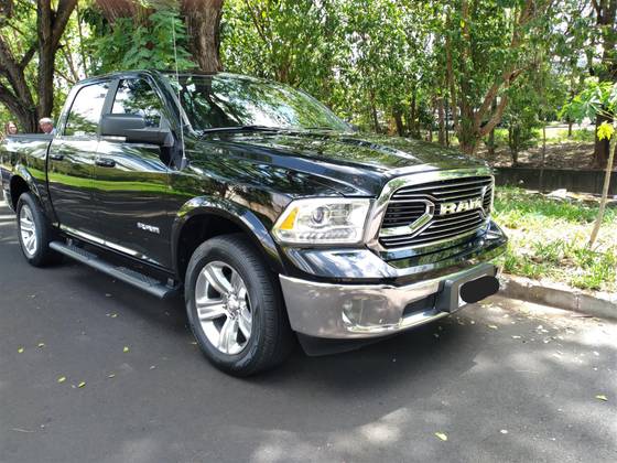 RAM CLASSIC 5.7 V8 GASOLINA LARAMIE CD 4X4 AUTOMÁTICO RAM CLASSIC 5.7 V8 GASOLINA LARAMIE CD 4X4 AUTOMÁTICO